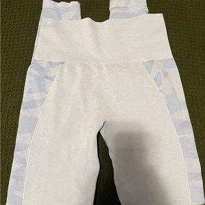 Curves N Combat Boots Legging - baby blue camo